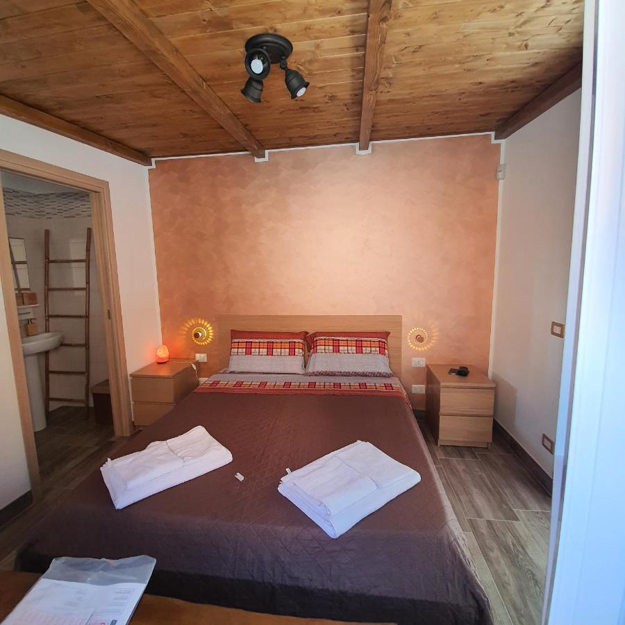 Angela'S House Bed & Breakfast Taranto Bagian luar foto